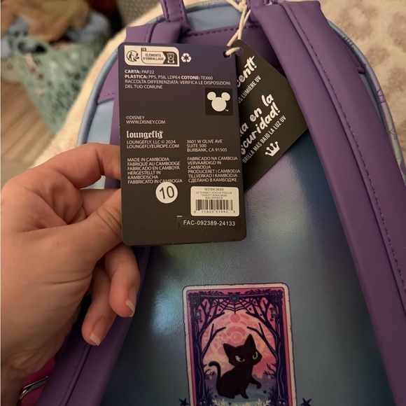 Loungefly Binx Hocus Pocus Backpack with Tarot Cards - Picture 4 of 5